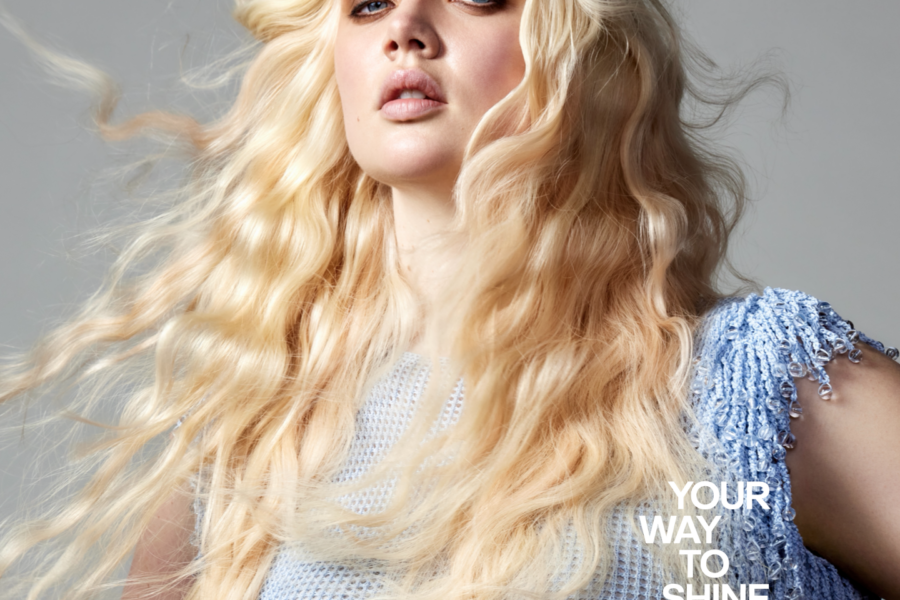 Beautiful blonde waves for Holly Rose
